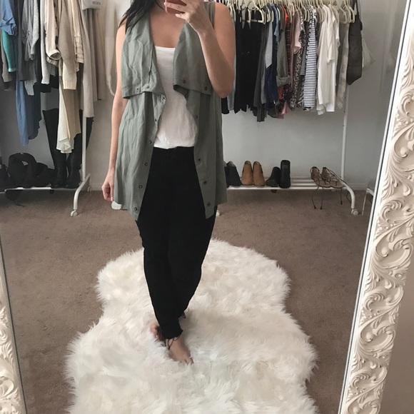 Me Jane Buttoned Military Vest - Picture 6 of 8