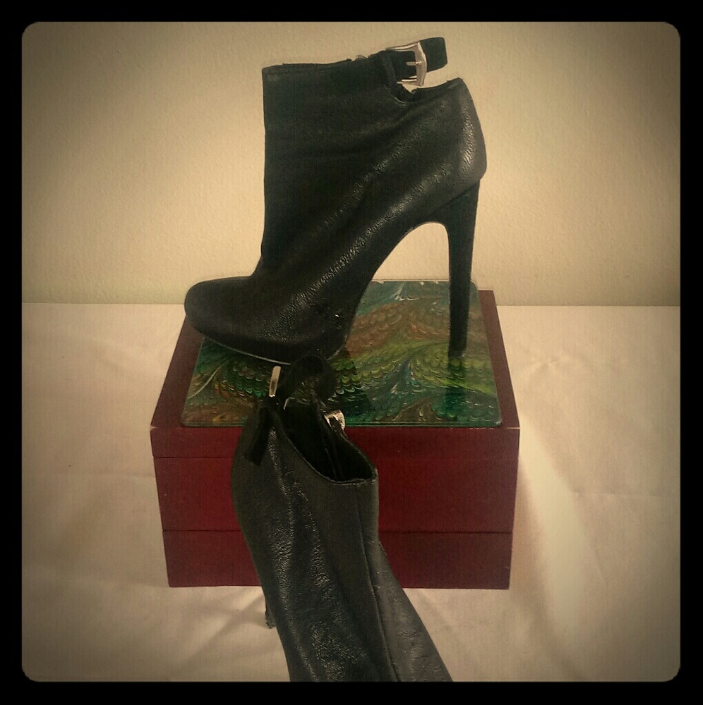 High heel boots