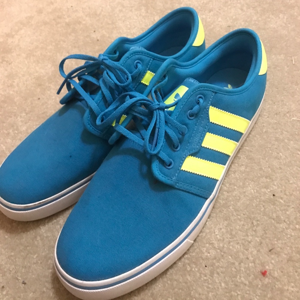 Never worn adidas kicks