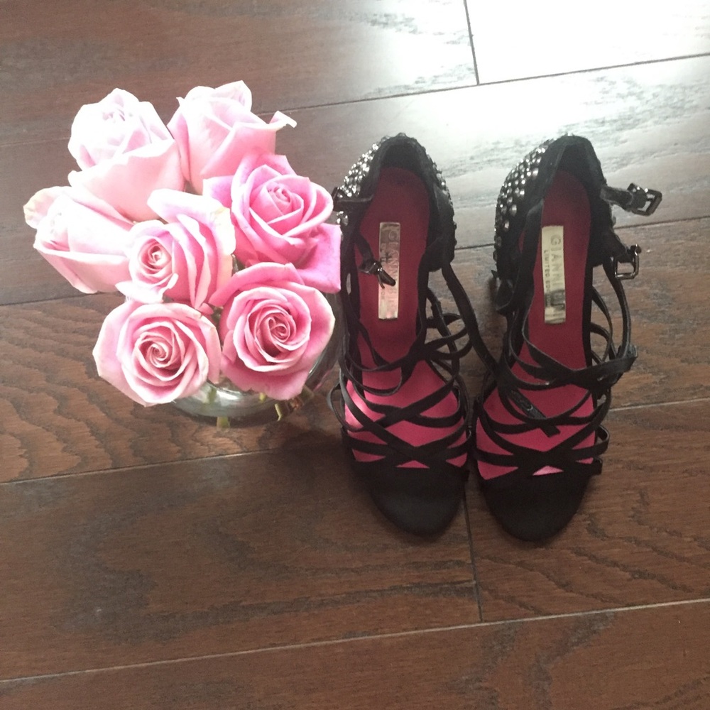 Sassy black shoes with studs