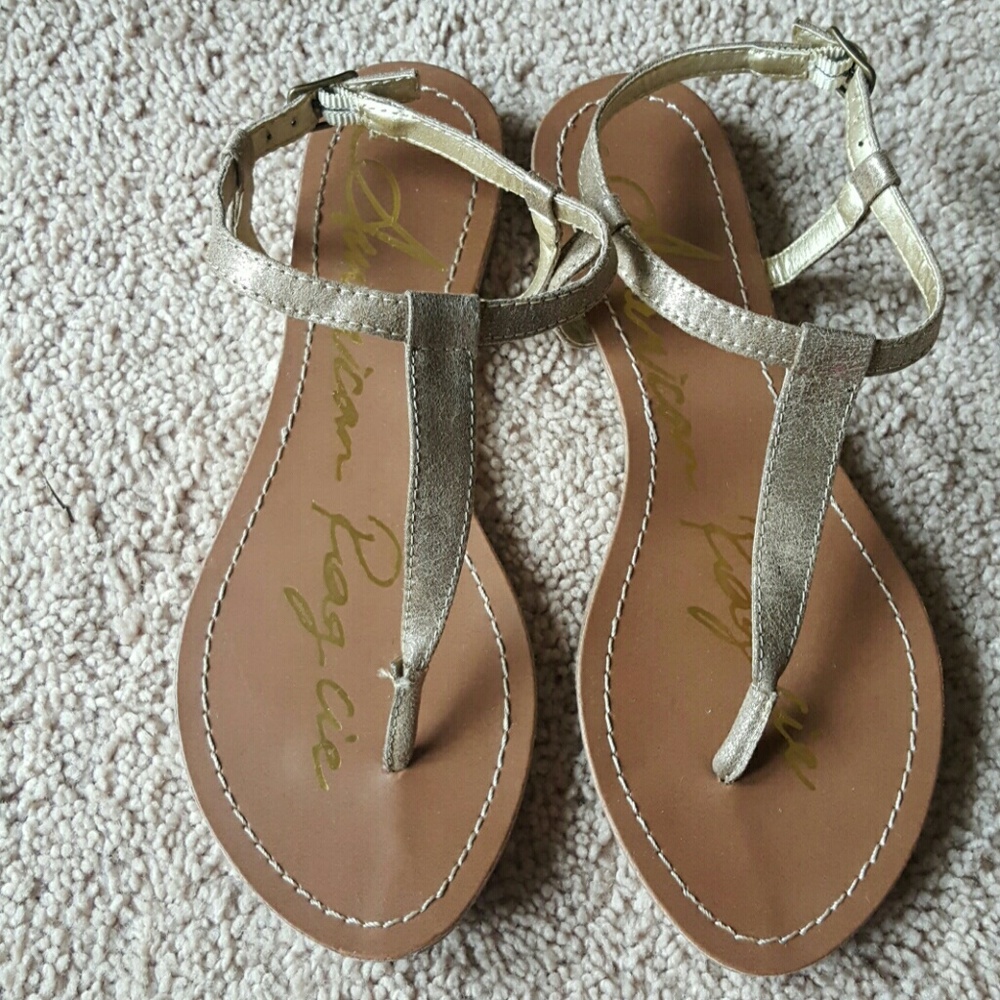 Flat sandals