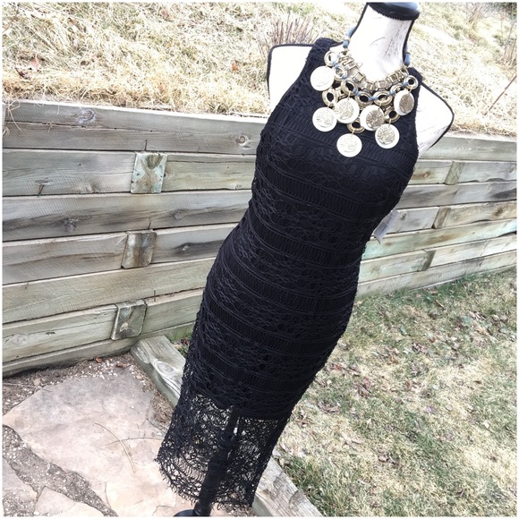 Alexia Admor Dresses & Skirts - Alexia Admor Black Sleeveless Crocheted Dress