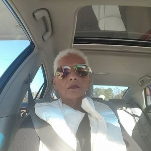 Meet your Posher, Toni