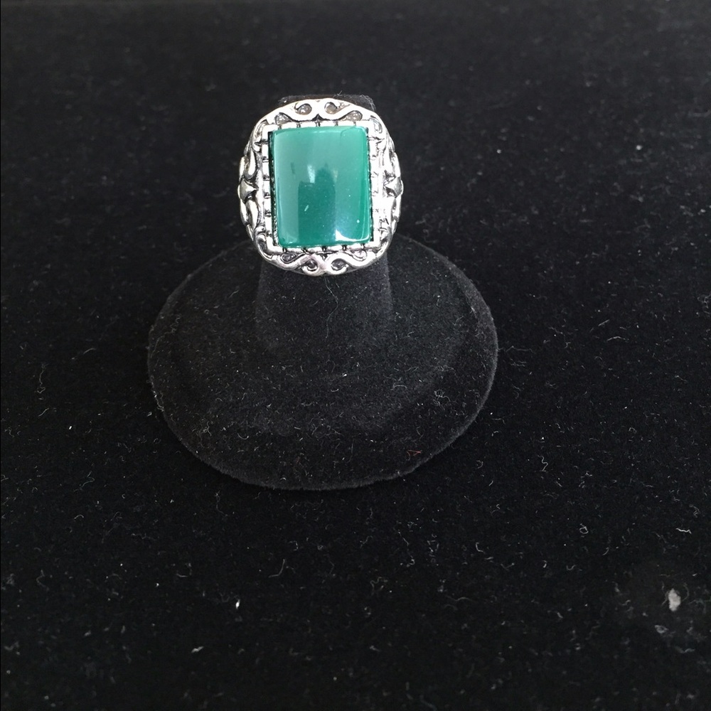 Green fashion ring