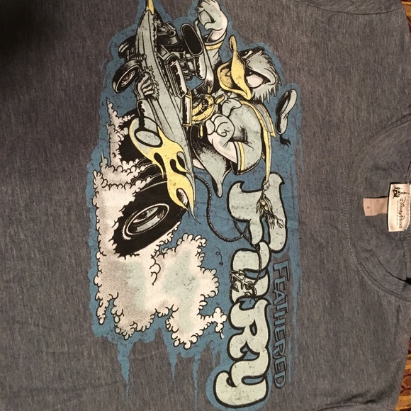 Disney Feathered Fury Unisex Shirt Small - Picture 3 of 3