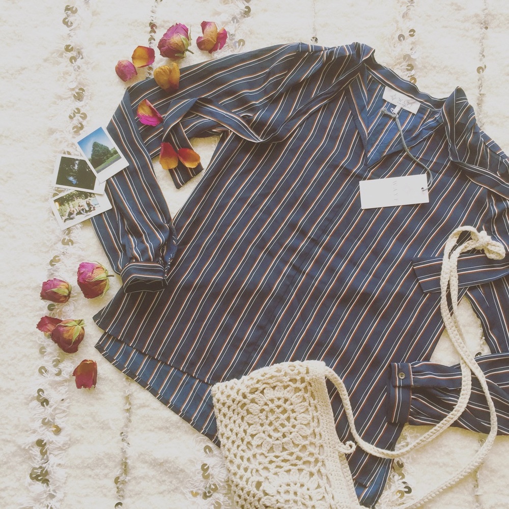 • Retro -Look Pussy Bow Navy Secretary Blouse •