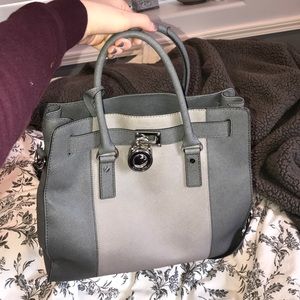 Medium Sized Michael Kors Purse