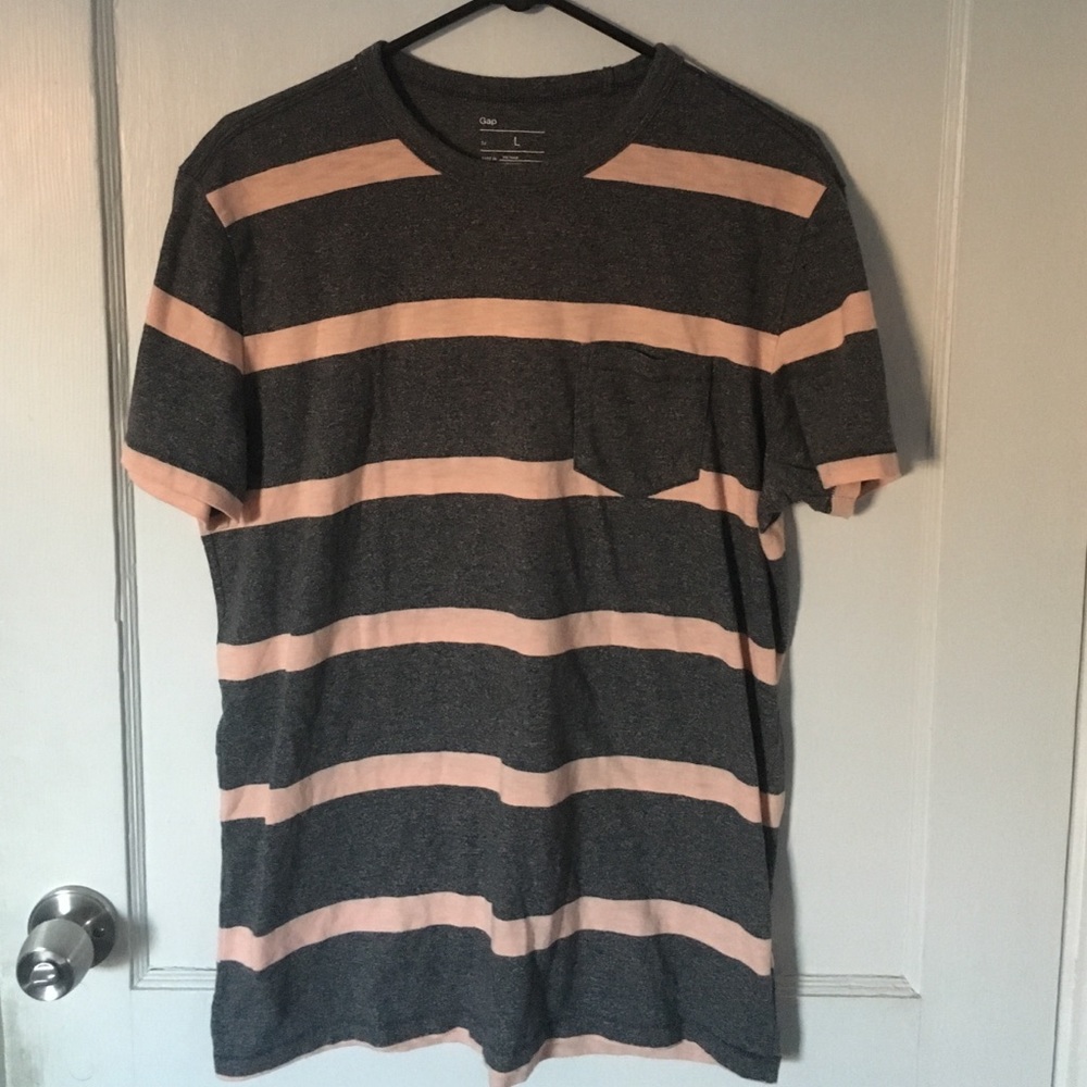 Gap T-Shirt Size L. Coral and Gray.