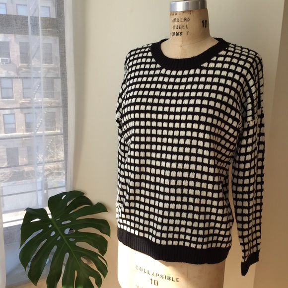 Forever 21 Sweaters - Forever 21 Checkered Sweater Size Medium Forever 21 Sweaters - Forever 21 Checkered Sweater Size Medium
