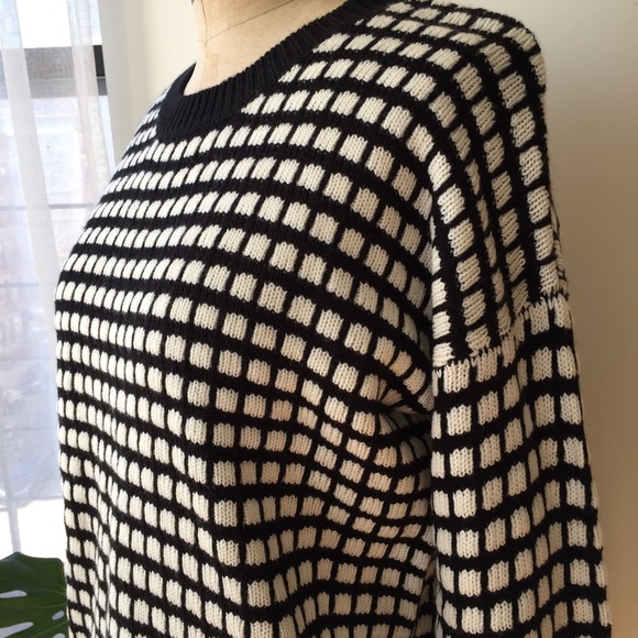 Forever 21 Sweaters - Forever 21 Checkered Sweater Size Medium Forever 21 Sweaters - Forever 21 Checkered Sweater Size Medium