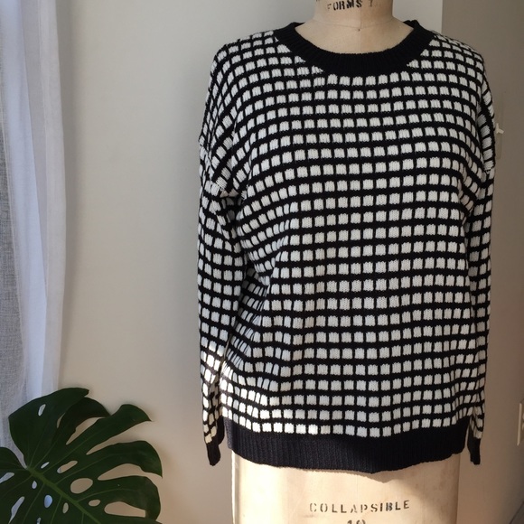 Forever 21 Sweaters - Forever 21 Checkered Sweater Size Medium Forever 21 Sweaters - Forever 21 Checkered Sweater Size Medium