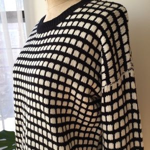 Forever 21 Sweaters - Forever 21 Checkered Sweater Size Medium Forever 21 Sweaters - Forever 21 Checkered Sweater Size Medium