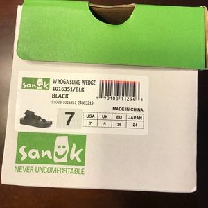Size 7 Sanuk yoga sling wedge