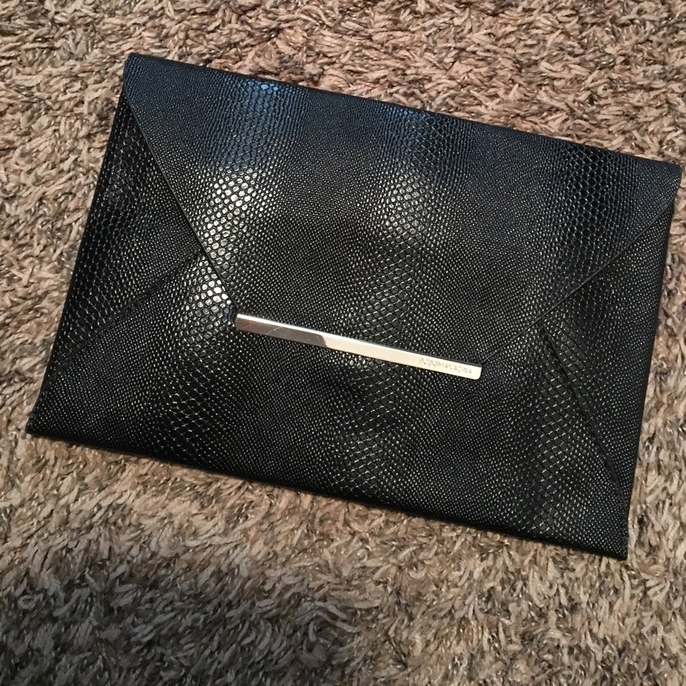 NEW BCBG MAXAZRIA CLUTCH