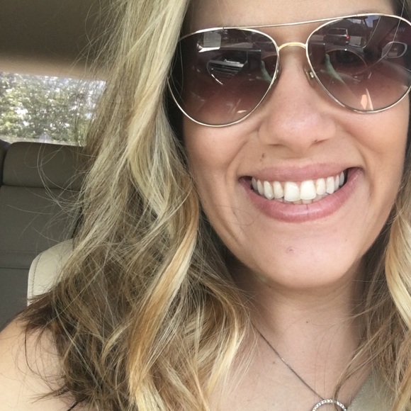 Meet your Posher, Allie - Picture 1 of 1