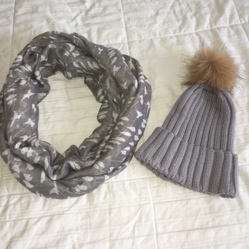 NWT PomPom Beanie/ Sparrow Scarf Set