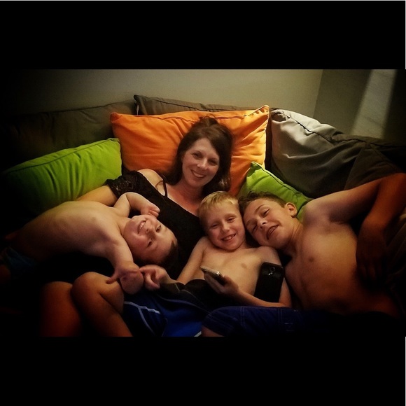 Meet your Posher, Cortney - Picture 4 of 4