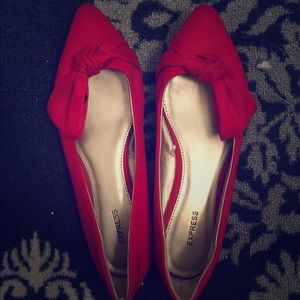Adorable red pointy flats