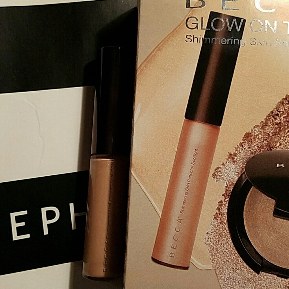 BECCA Skin Perfector Spotlight in Opal