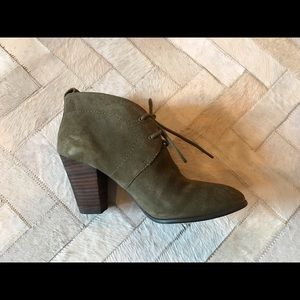 Lucky Brand Olive Green Suede Booties sz 8M