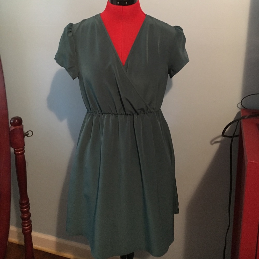Turquoise v neck dress