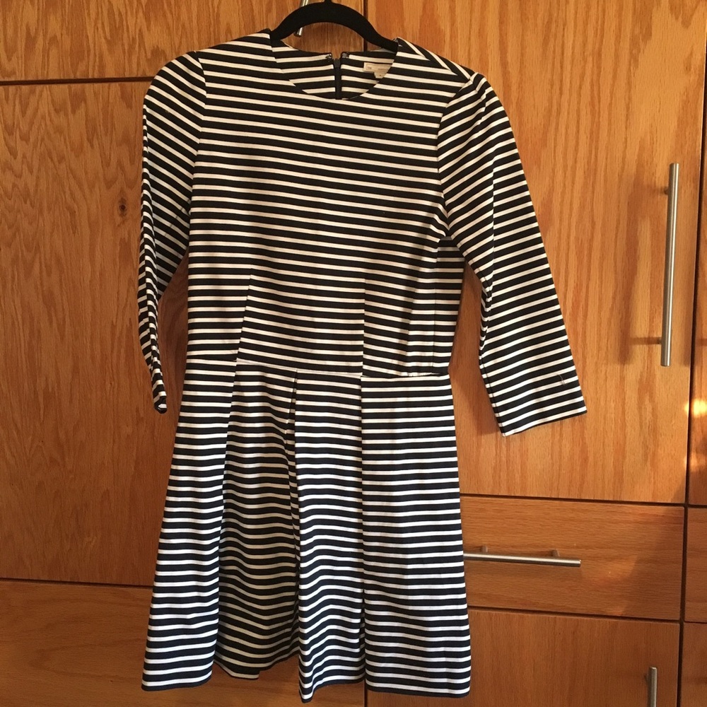 🎈❣️HOST PICK ❣️🎈Gap striped dress with pockets