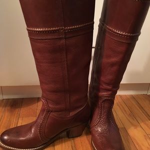 Beautiful FRYE Boots