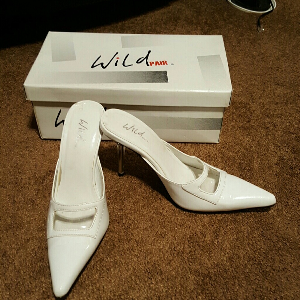 Wild pair slip in