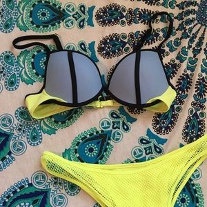 Victoria Secret Reversible Swim top 👙