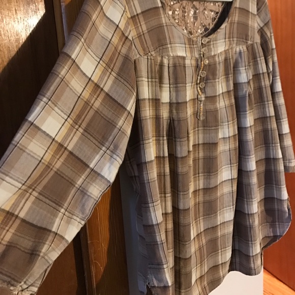 Blouse - Picture 2 of 3