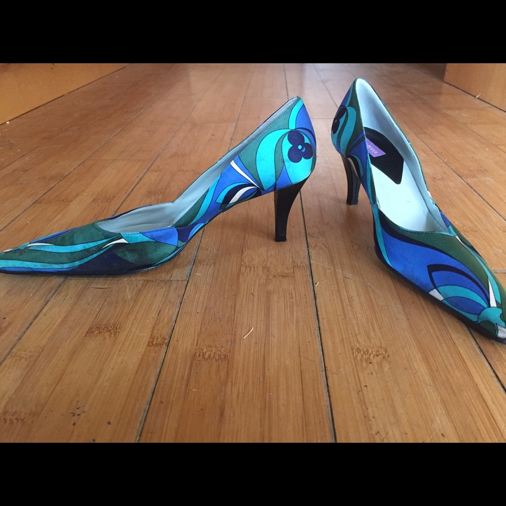 PUCCI vintage psychedelic pumps!