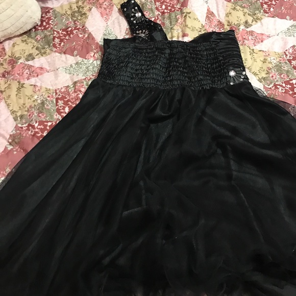 Prom dress - Picture 2 of 2