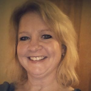 Meet your Posher, Holley