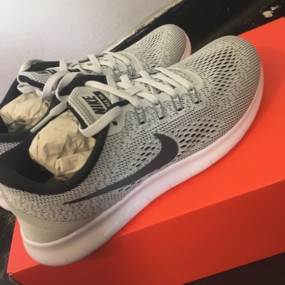SOLD!! NIKE FREE RUN size 8 - Picture 4 of 6