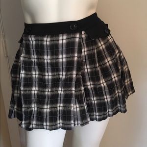 Bebe Skirt size 2 pre-owned