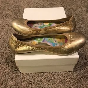 Women's Born gold flats size 7.5