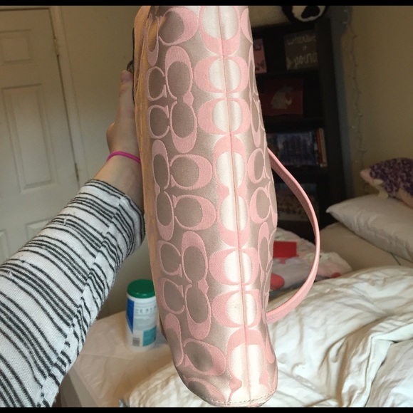 Pink Coach Handbag - Picture 8 of 8