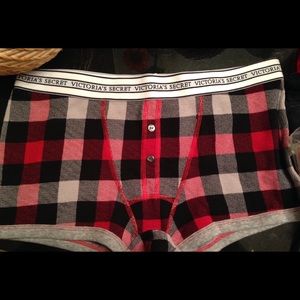 BNWT Victoria's Secret Fireside Boxie, sz XS!