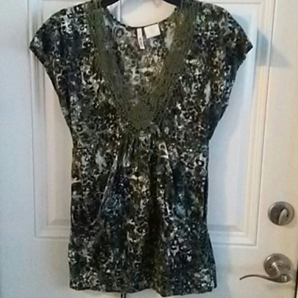 Casual t-shirt PRICE REDUCED