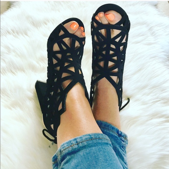 Peep Toe Lace Up Chunky Heel Suede Sandals - Picture 2 of 4