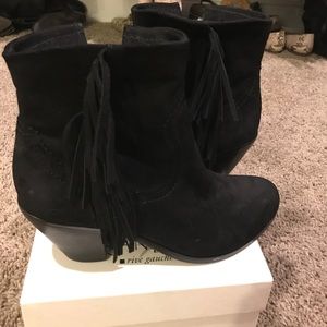 Women Sam Edelman black suede booties size 7