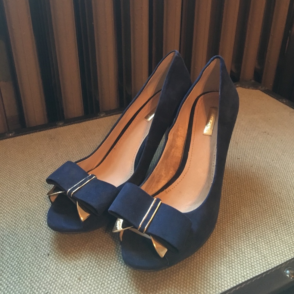 Louise et Cie Heels 39 1/2 or 9 1/2 wms