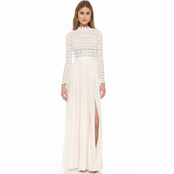 Dresses & Skirts - 🎀SALE🎀 White flower crochet maxi dress