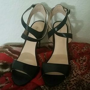 Black strappy sandles heels