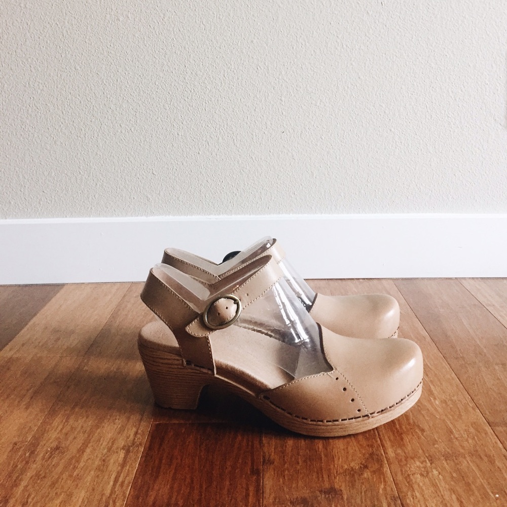 Dansko Maisie Nude Sandal Clogs size 37