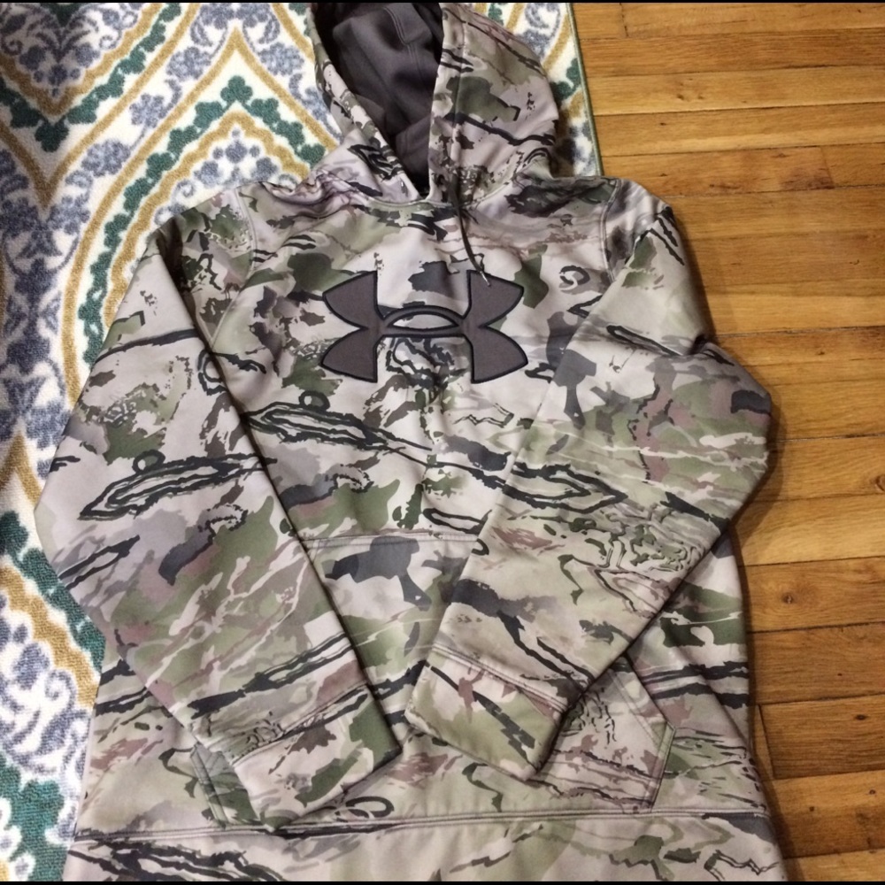 Camo sweatshirt