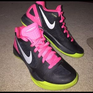 Nike Woman's Volleyball Hyperspikes size 7.5