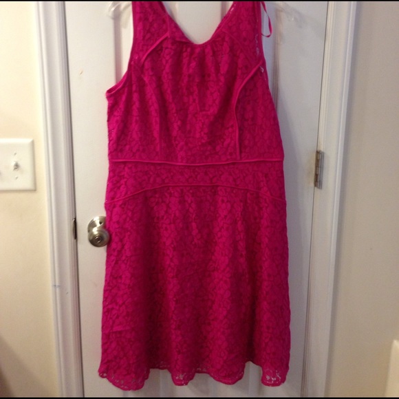 Size 14 - Picture 3 of 4