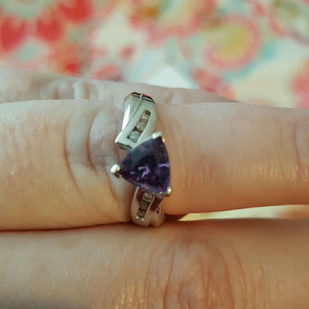 Size 7 purple amethyst(?) ring