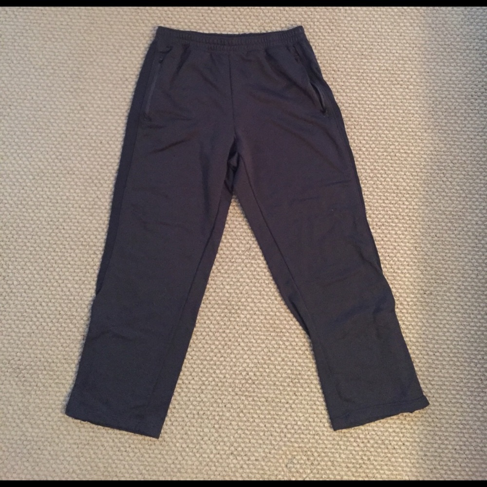 Old Navy (RecTech) sweatpants, dark gray/black.
